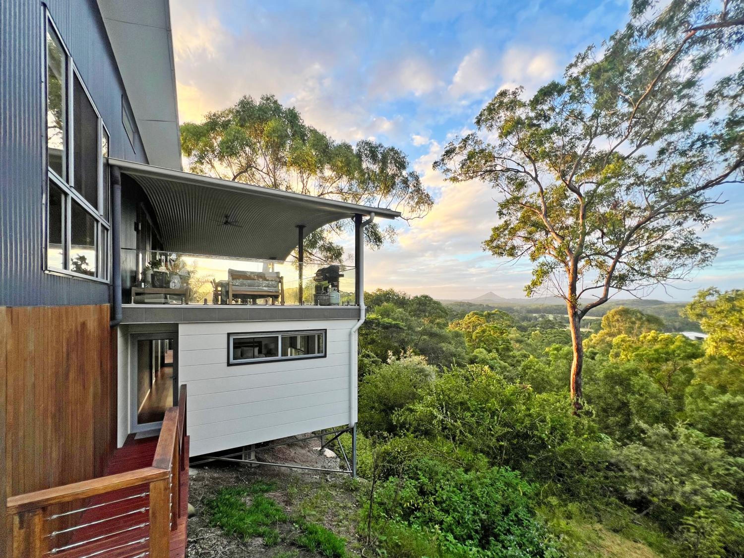 Hinterland Dreamers Poolside Retreat