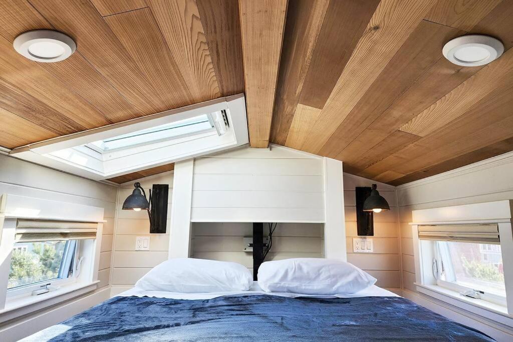 Azalea - tiny home living in style! view 5