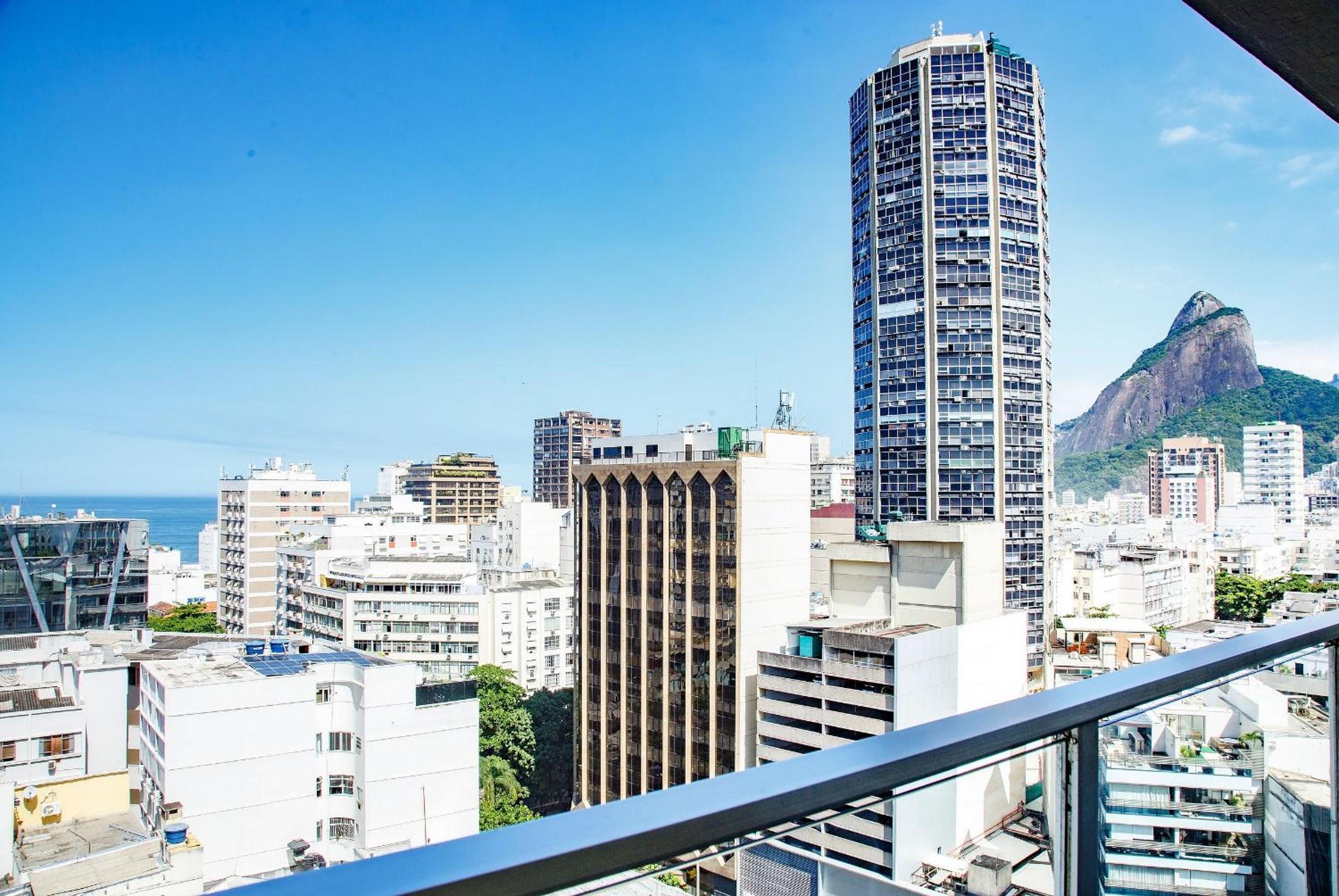 Leblon Flat Service 2 Bedrooms Sea View