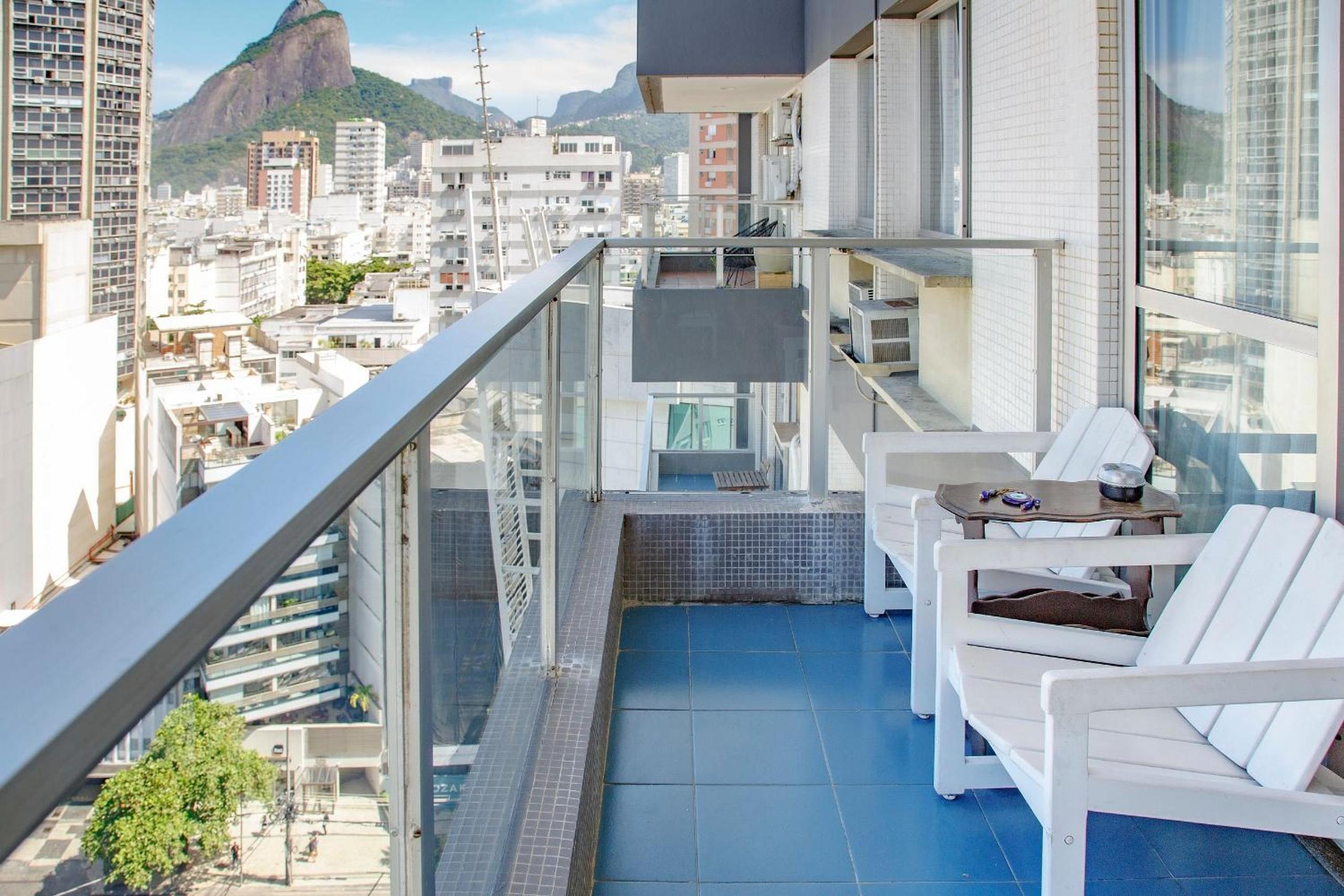 Leblon Flat Service 2 Bedrooms Sea View