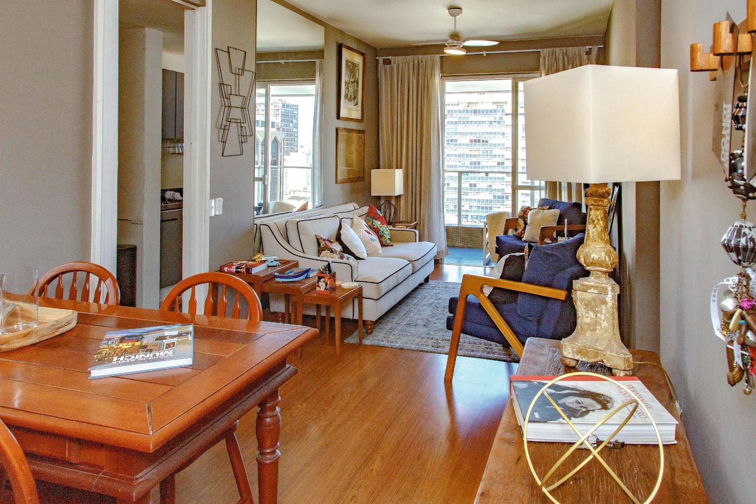 Leblon Flat Service 2 Bedrooms Sea View