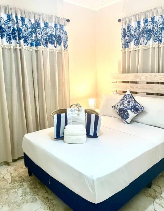Steps 2 Beach - 5 Bedroom 3 Bathroom Villa
