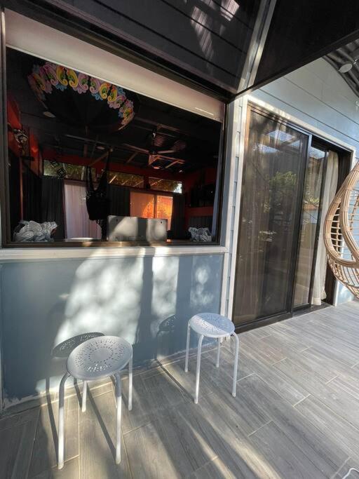 Monkey garage en Orosi
