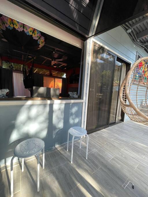 Monkey garage en Orosi