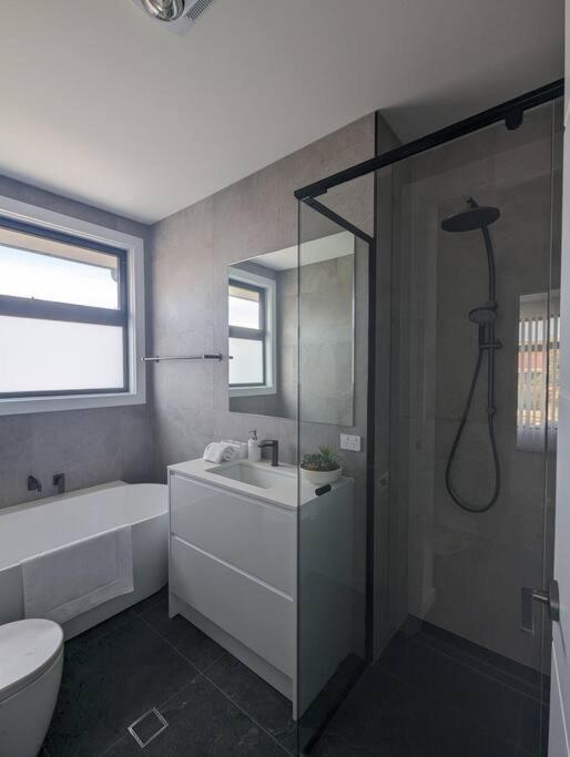 Entire House in the Heart of Port Noarlunga Beach