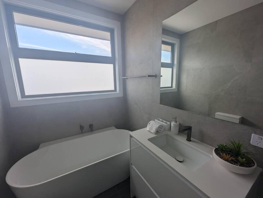 Entire House in the Heart of Port Noarlunga Beach