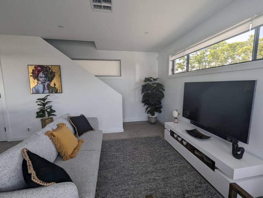 Entire House in the Heart of Port Noarlunga Beach