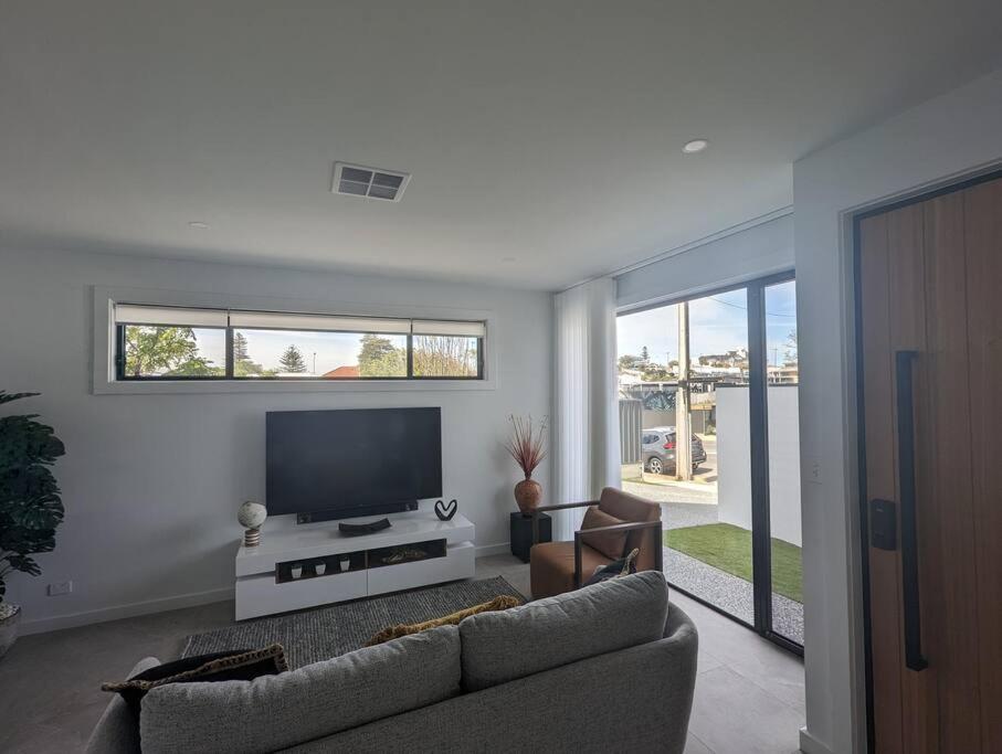 Entire House in the Heart of Port Noarlunga Beach