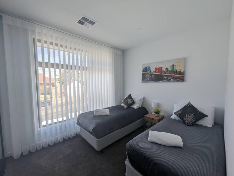 Entire House in the Heart of Port Noarlunga Beach