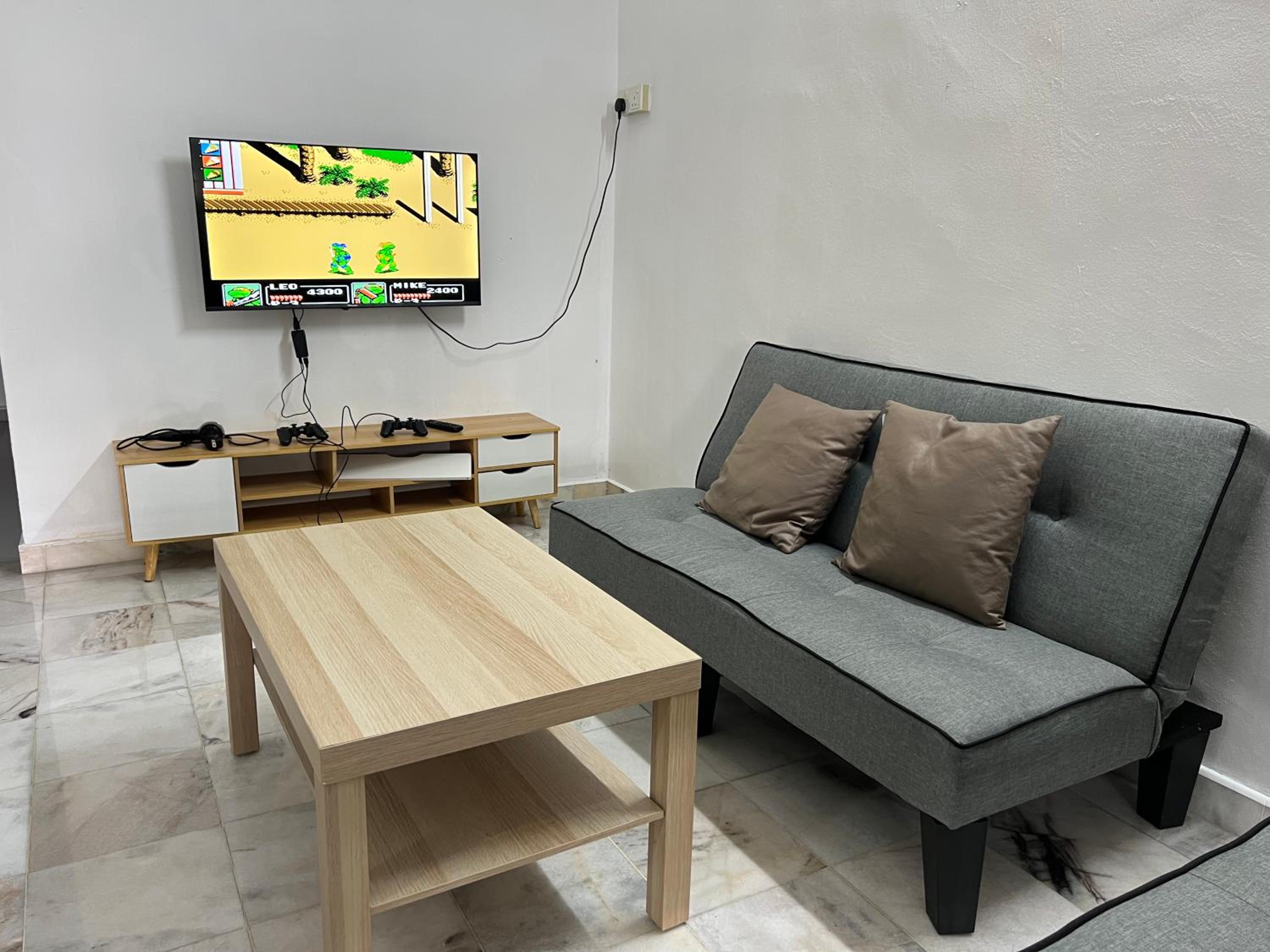 Near 7ELEVE KFC 10pax 3BR Hutan Melintang by willz photo 5