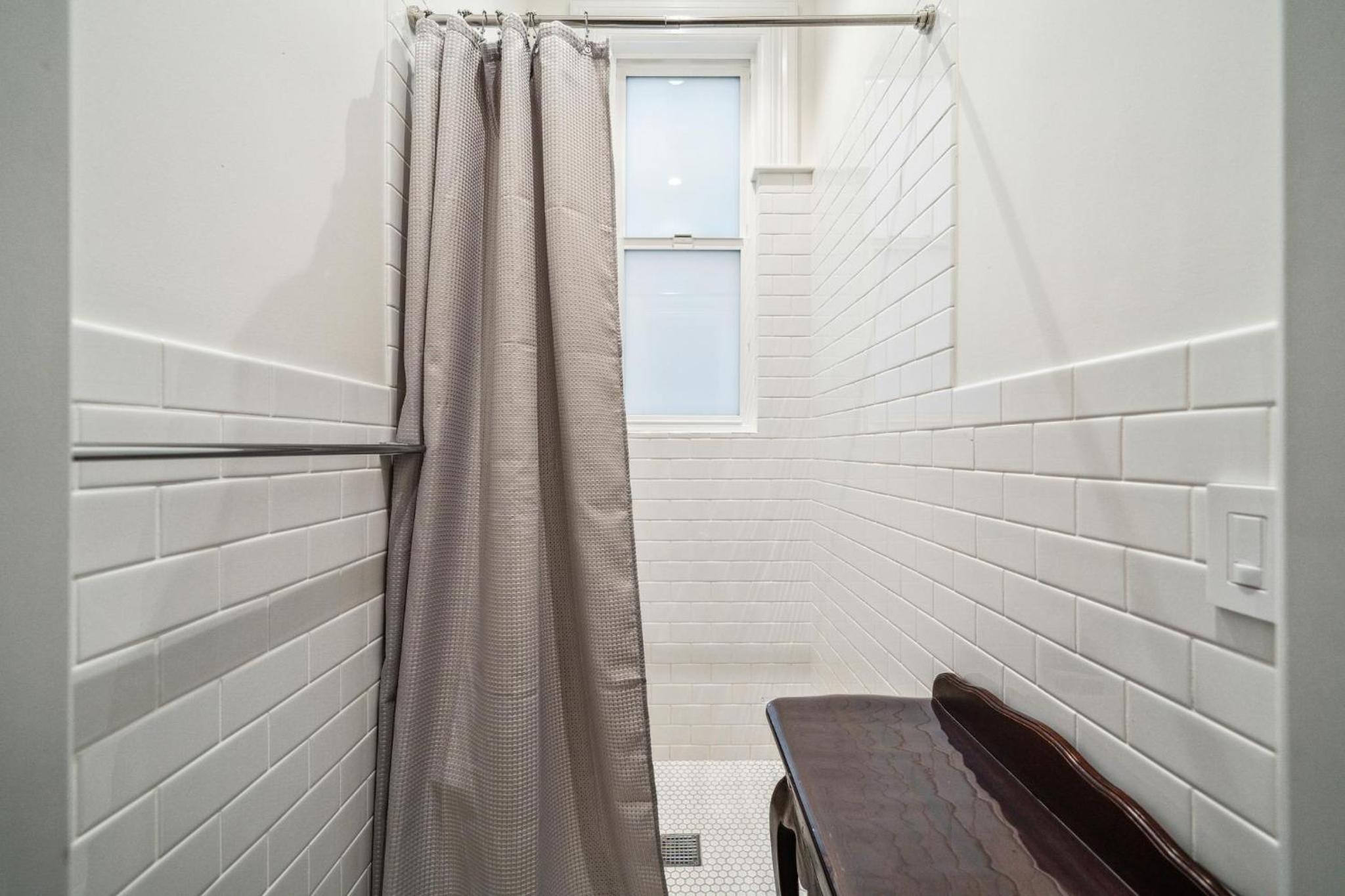 Historic & Charming Victorian Home Sleeps 11 view 5