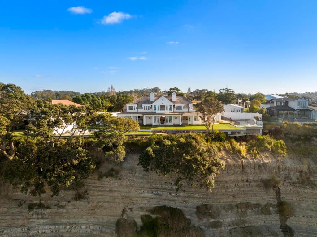 Hampton on View Luxury Clifftop in Campbells Bay view 2