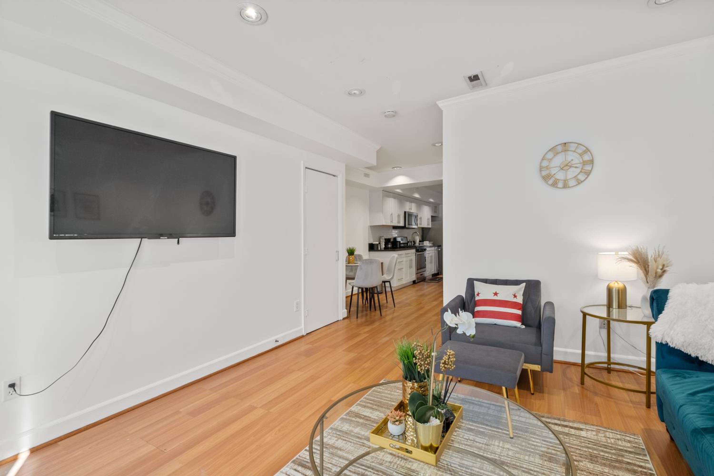 Luxury 2bd Haven in DC's Heart! view 5