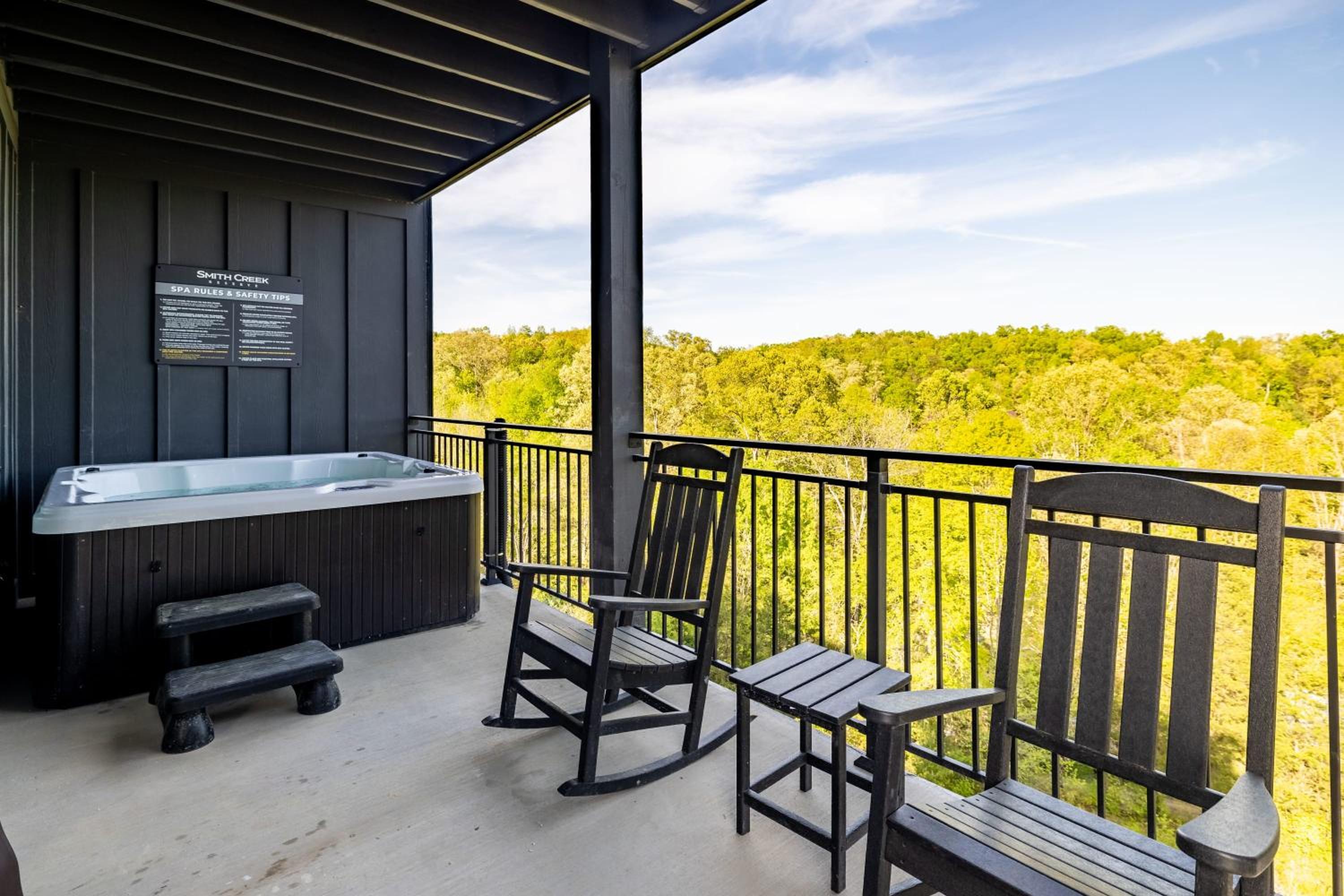 Sleep 18 Water Park Indoor Pool 10 Mins to PF Hot Tub Seasonal Waterpark with Pools Splash Pad and Lazy River Movie Theatre Game Room Fire Pits Year Round  view 4