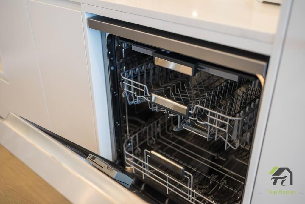 Vivid Condo 1B1B in Bankstown