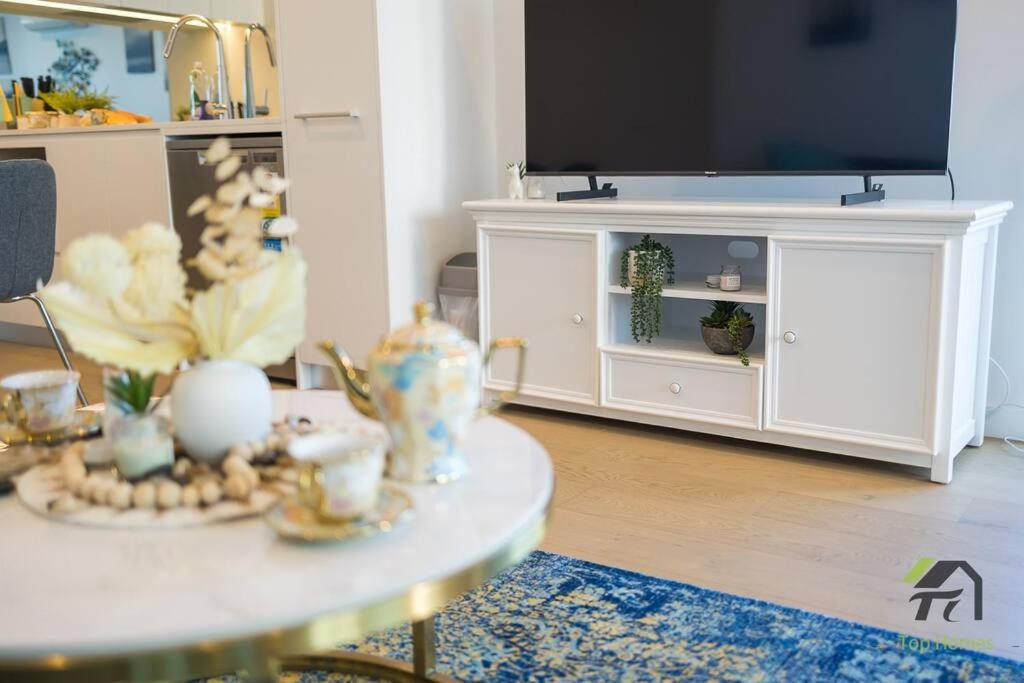 Vivid Condo 1B1B in Bankstown