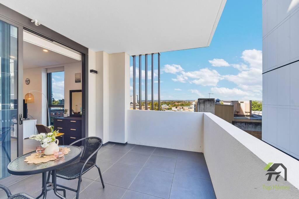 Vivid Condo 1B1B in Bankstown