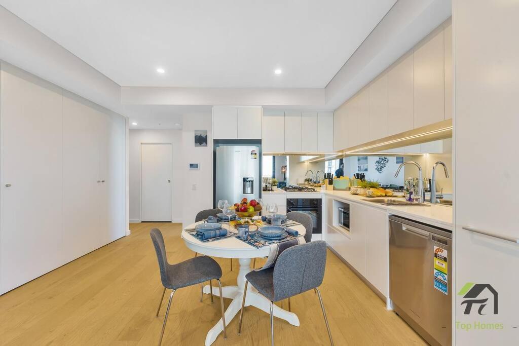 Vivid Condo 1B1B in Bankstown