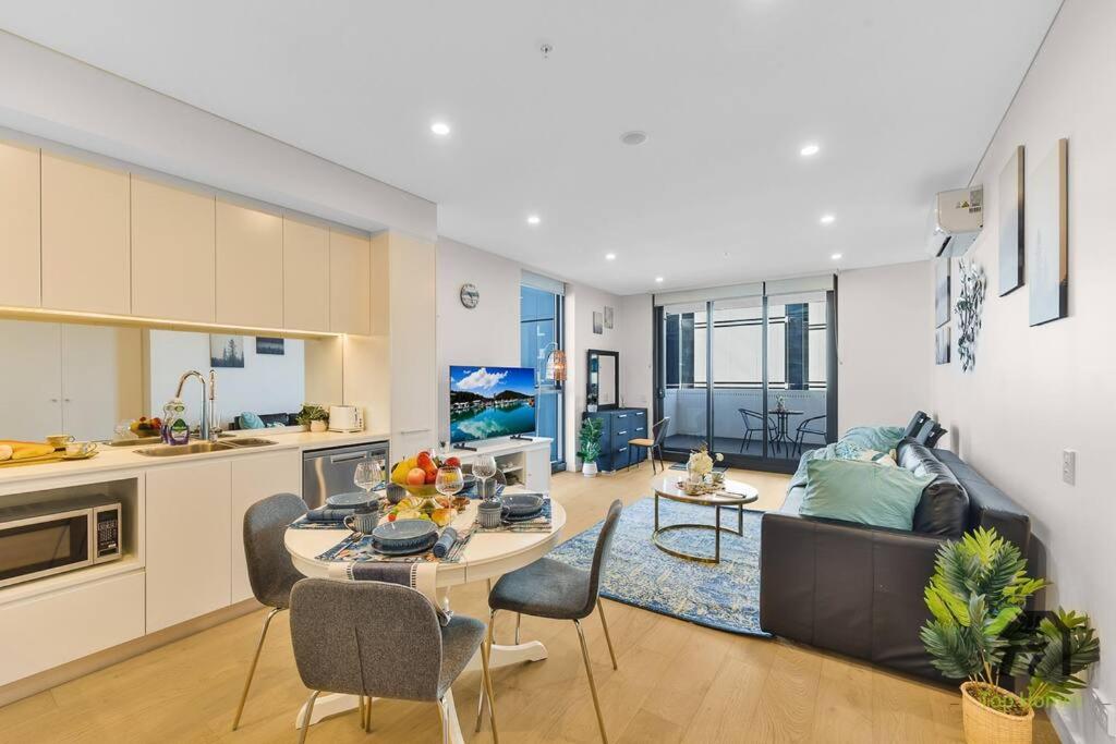 Vivid Condo 1B1B in Bankstown