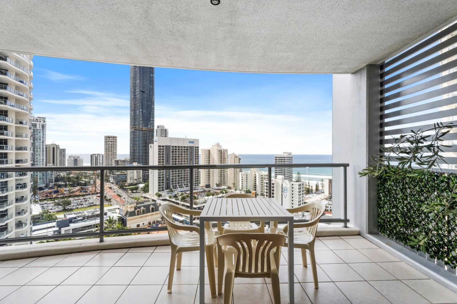 Chevron Renaissance - HR Surfers Paradise