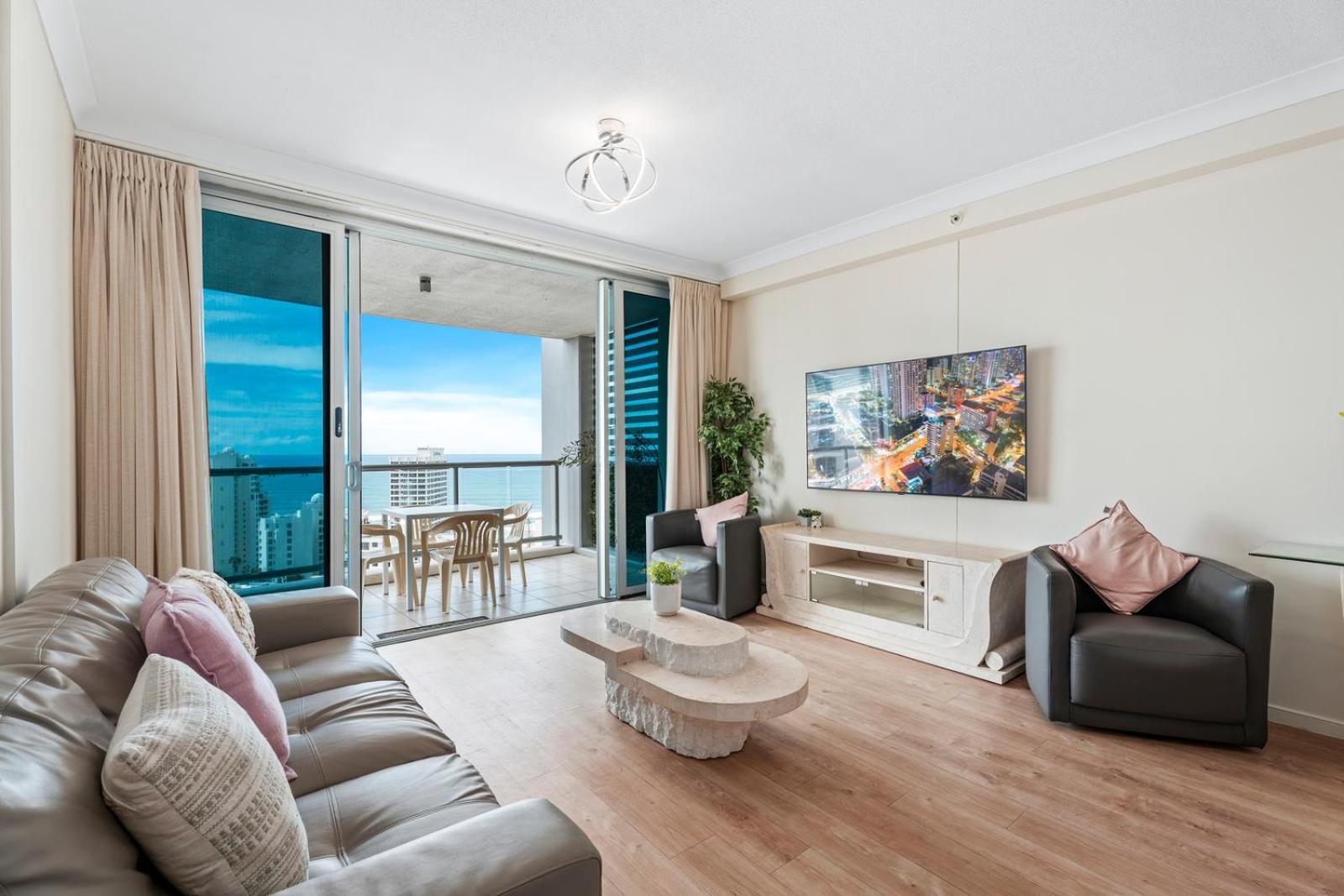 Chevron Renaissance - HR Surfers Paradise