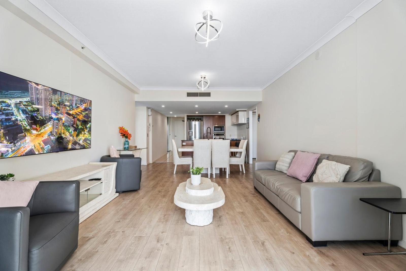 Chevron Renaissance - HR Surfers Paradise