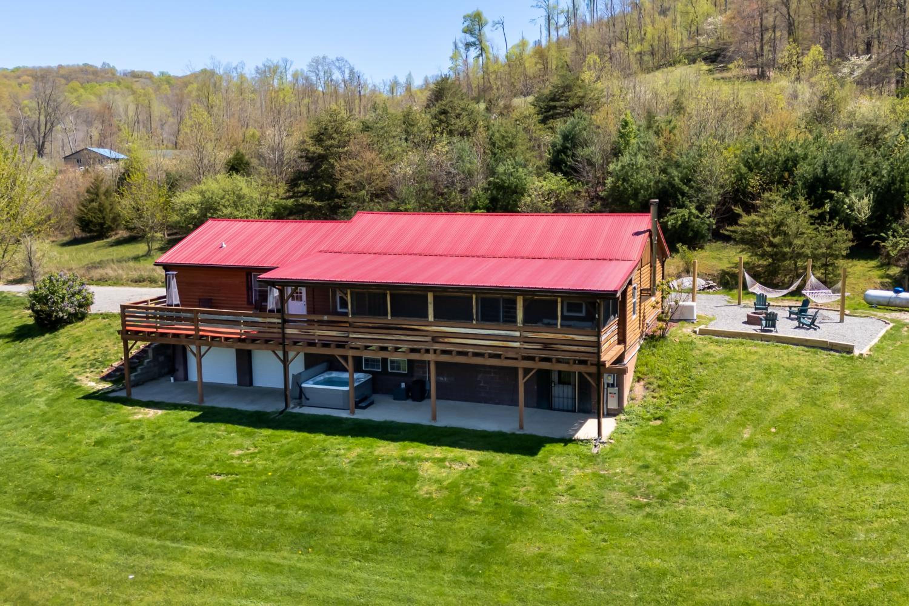 Hotel Spacious Cabin Near Hocking Hills & Cave W/hot Tub