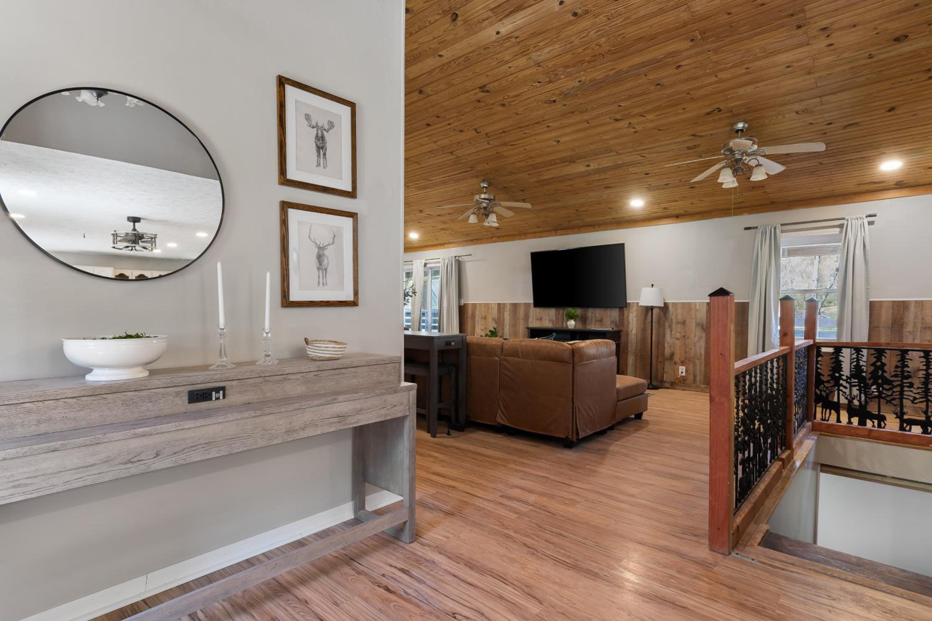 Spacious Cabin Near Hocking Hills and Caves with Hot Tub and Firepit view 5