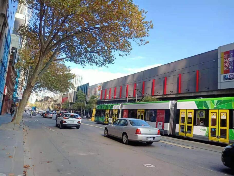 L39 1Min to SouthernCross,free Gym, Pool, sunna,Tram ,Sauna