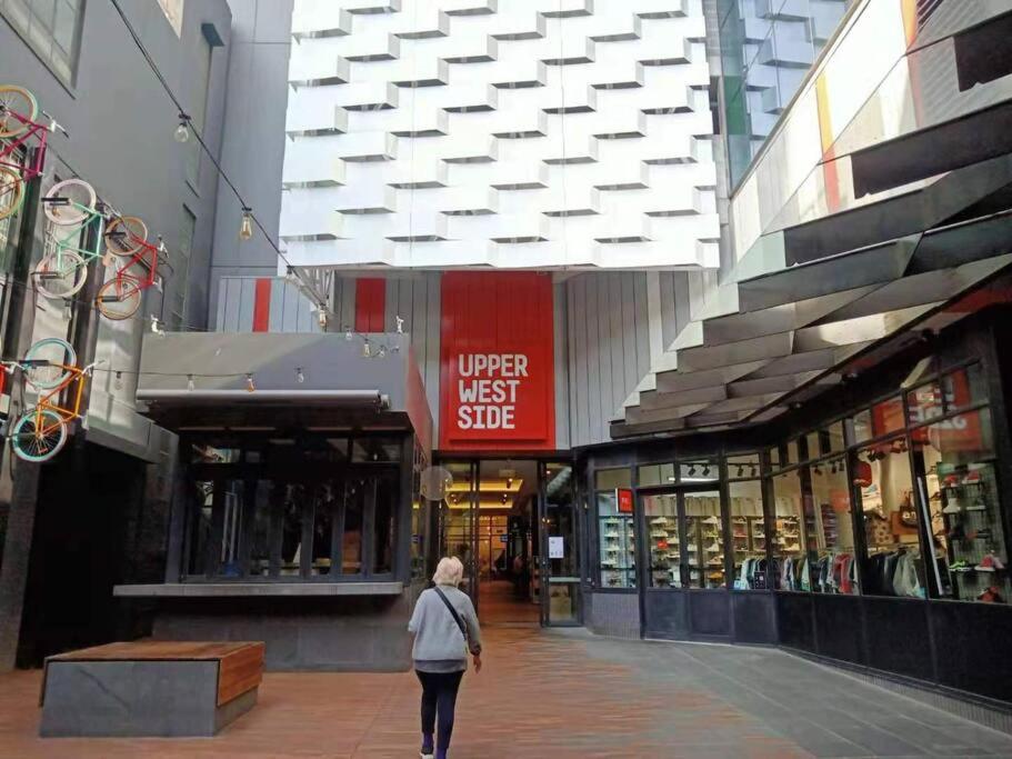 L39 1Min to SouthernCross,free Gym, Pool, sunna,Tram ,Sauna