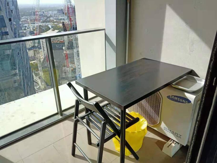 L39 1Min to SouthernCross,free Gym, Pool, sunna,Tram ,Sauna
