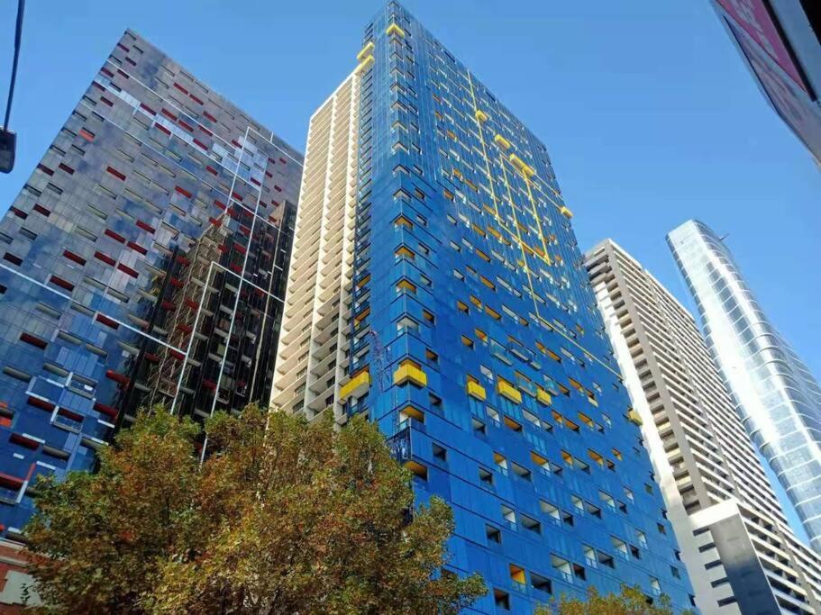 L39 1Min to SouthernCross,free Gym, Pool, sunna,Tram ,Sauna