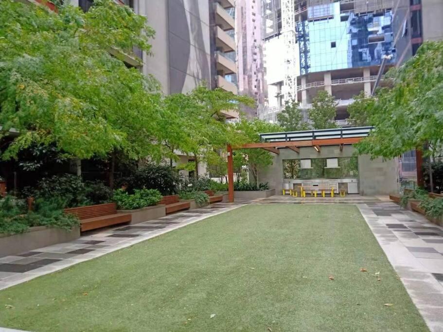 L39 1Min to SouthernCross,free Gym, Pool, sunna,Tram ,Sauna
