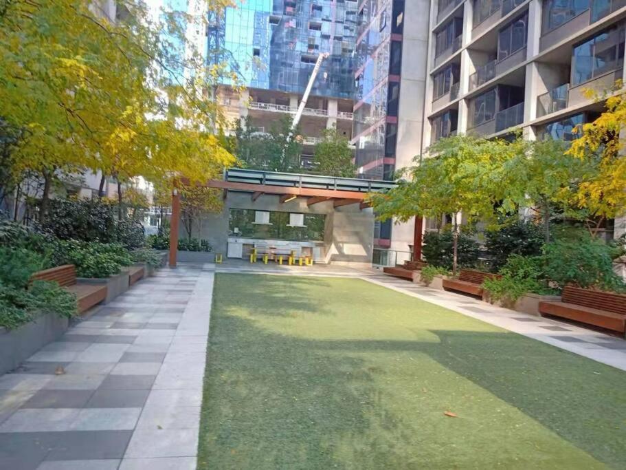 L39 1Min to SouthernCross,free Gym, Pool, sunna,Tram ,Sauna