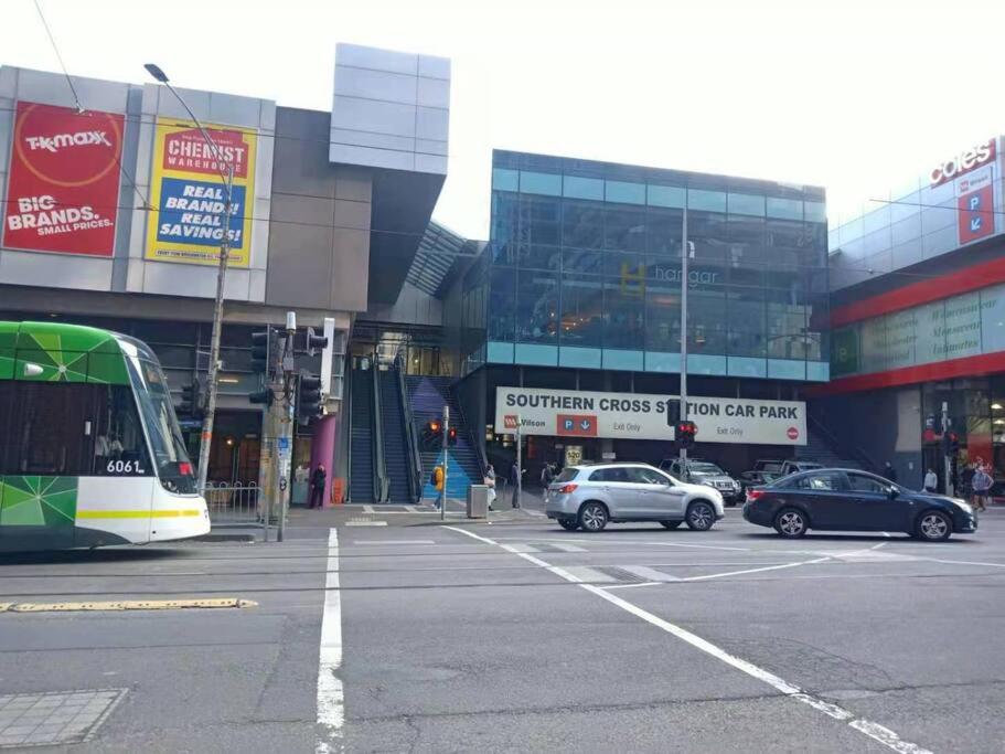 L39 1Min to SouthernCross,free Gym, Pool, sunna,Tram ,Sauna