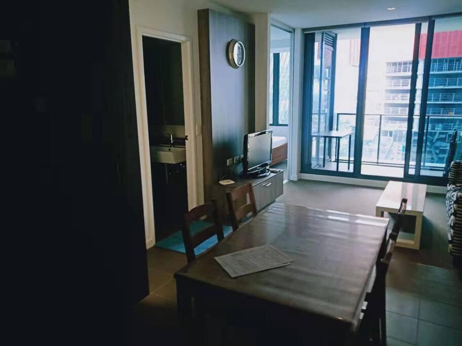L39 1Min to SouthernCross,free Gym, Pool, sunna,Tram ,Sauna