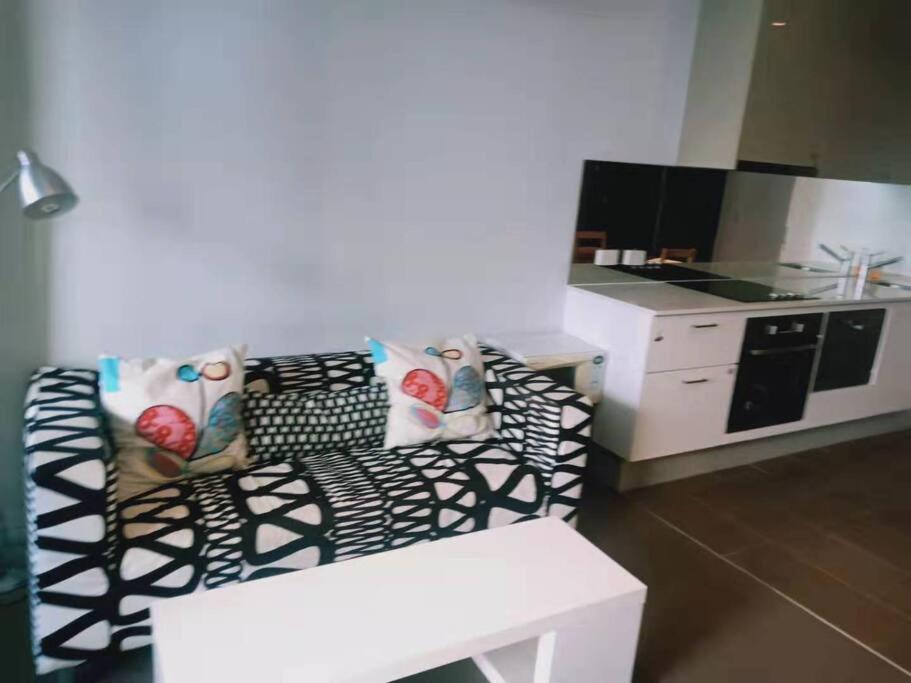 L39 1Min to SouthernCross,free Gym, Pool, sunna,Tram ,Sauna