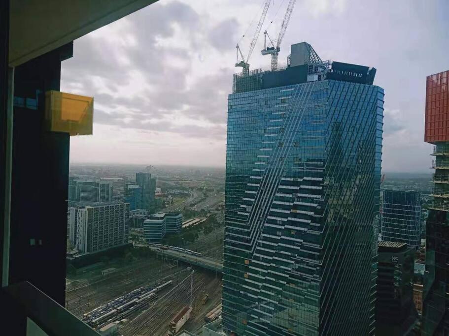 L39 1Min to SouthernCross,free Gym, Pool, sunna,Tram ,Sauna
