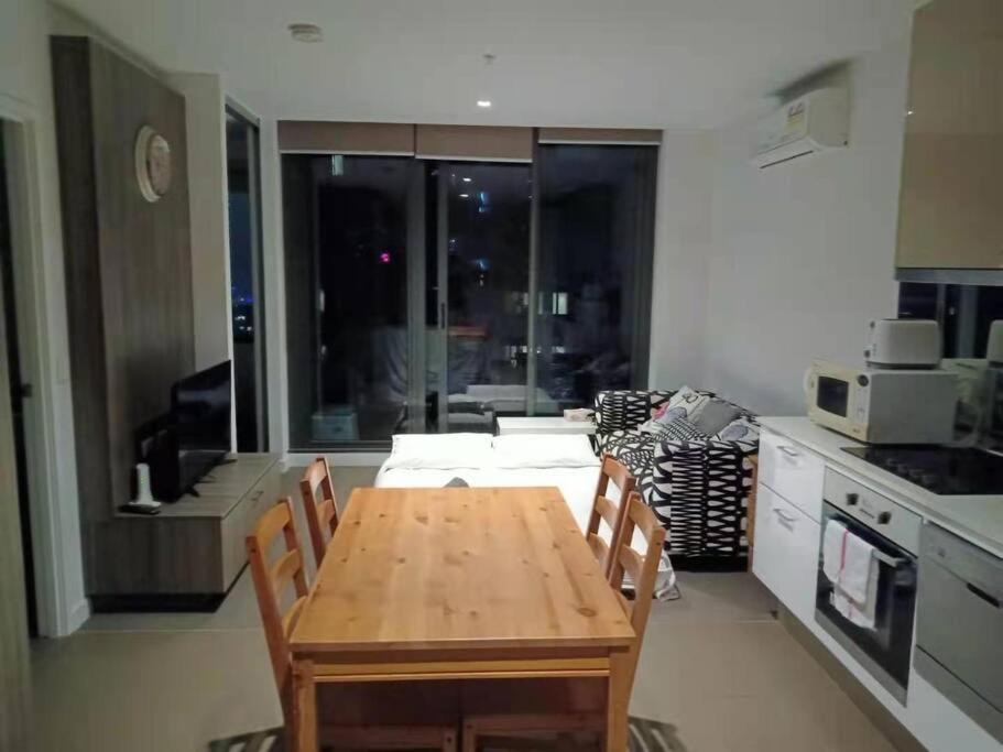 L39 1Min to SouthernCross,free Gym, Pool, sunna,Tram ,Sauna