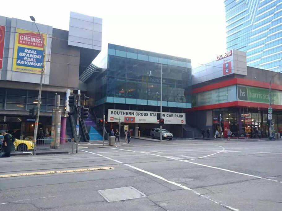 L39 1Min to SouthernCross,free Gym, Pool, sunna,Tram ,Sauna