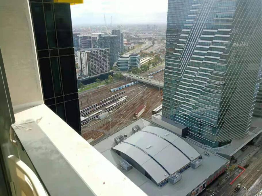 L39 1Min to SouthernCross,free Gym, Pool, sunna,Tram ,Sauna