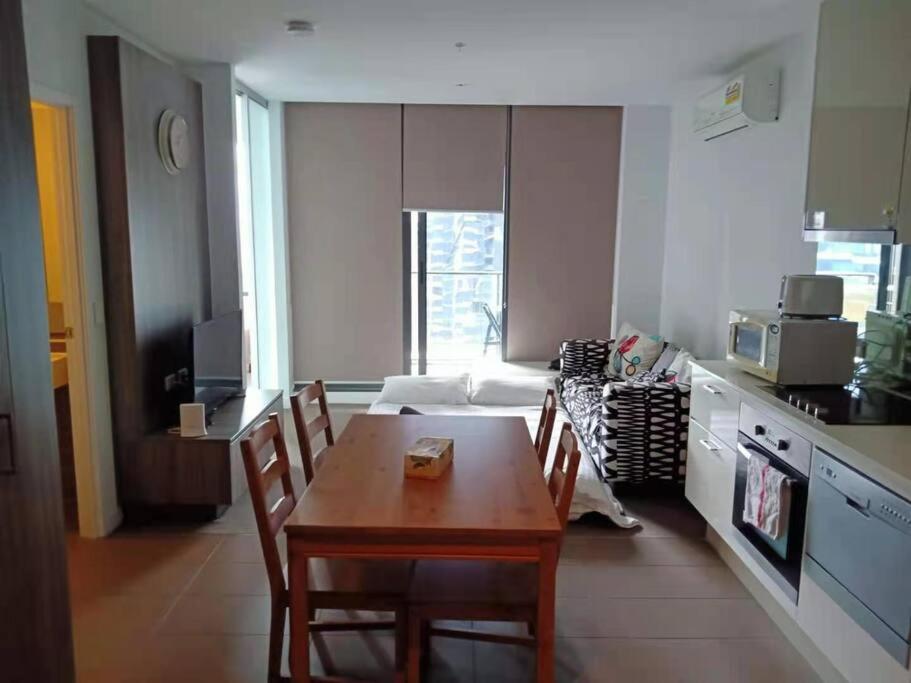 L39 1Min to SouthernCross,free Gym, Pool, sunna,Tram ,Sauna