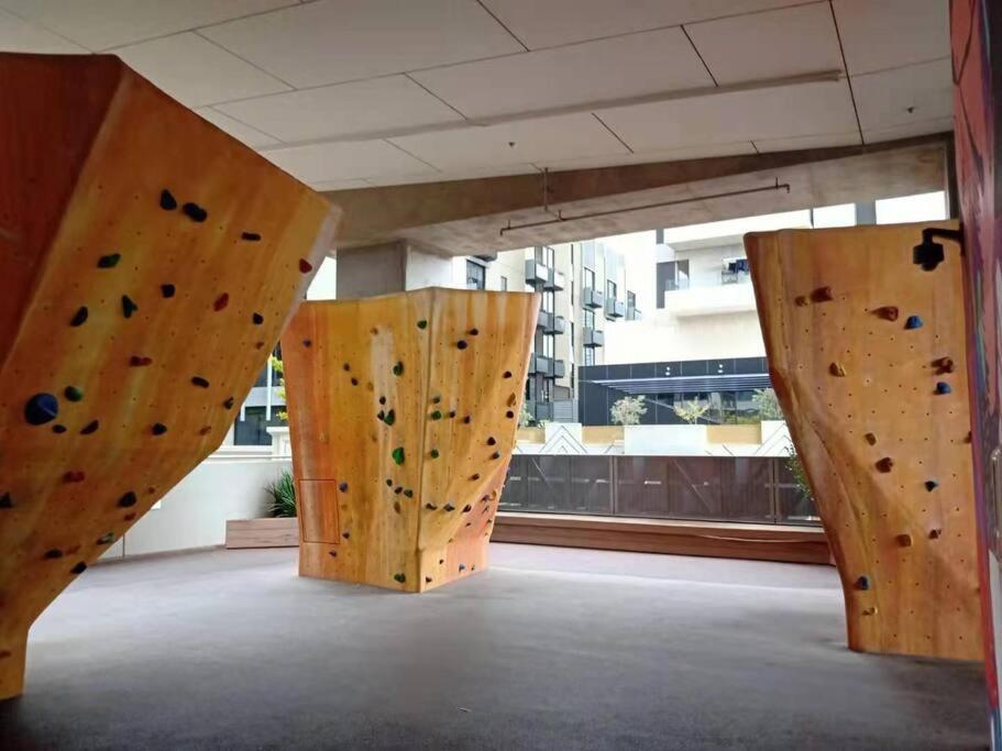 L39 1Min to SouthernCross,free Gym, Pool, sunna,Tram ,Sauna