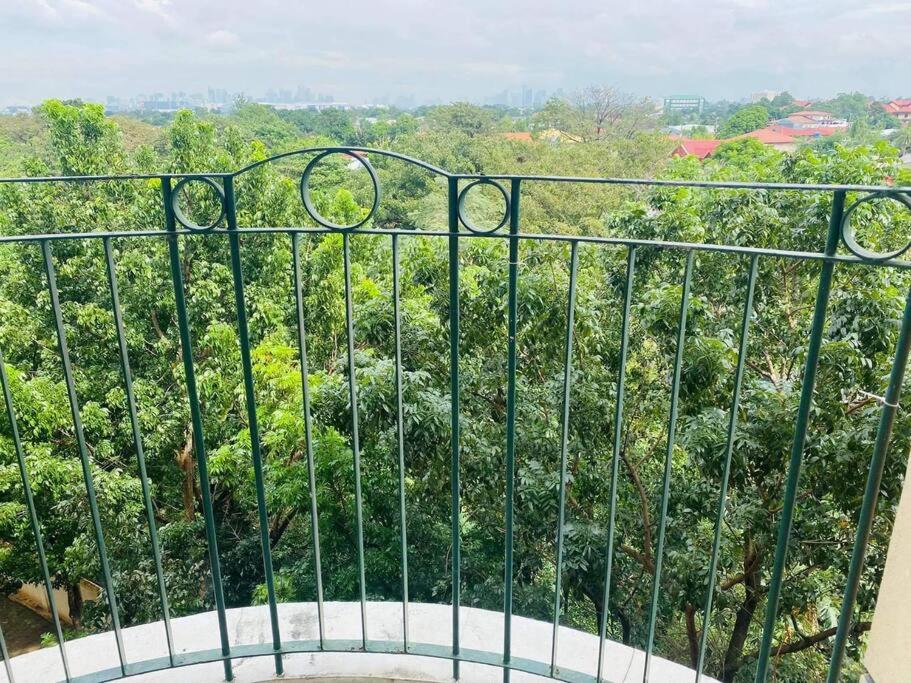 Chateau Elysee A22 near bar resto mall Airport view 2