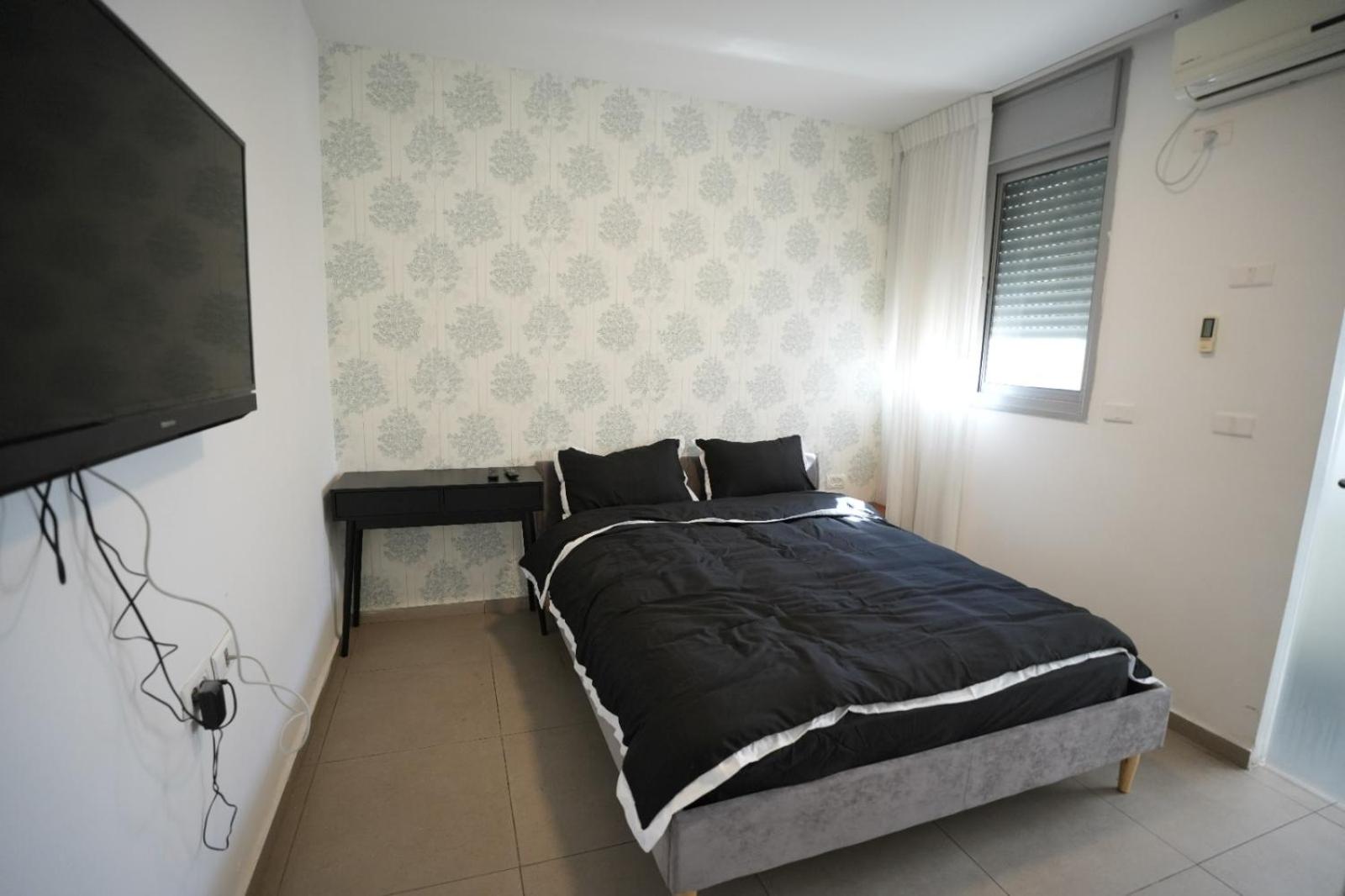 Specious Pastoral And Attractive 5 Bedroom Apartment Center Hod Hasharon view 5