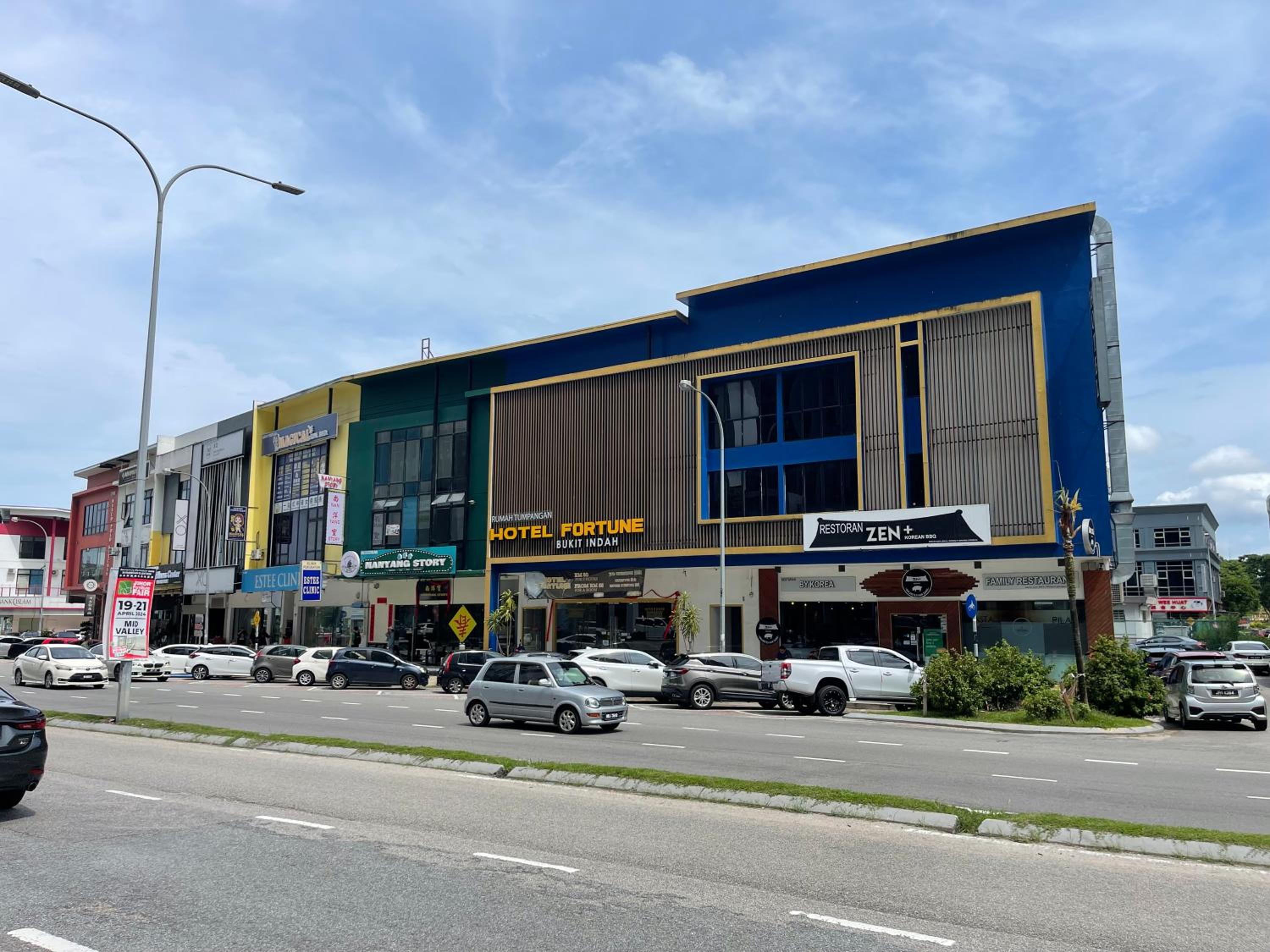 1min to BukitIndah AEON Skyloft 3BR Muji PoolView