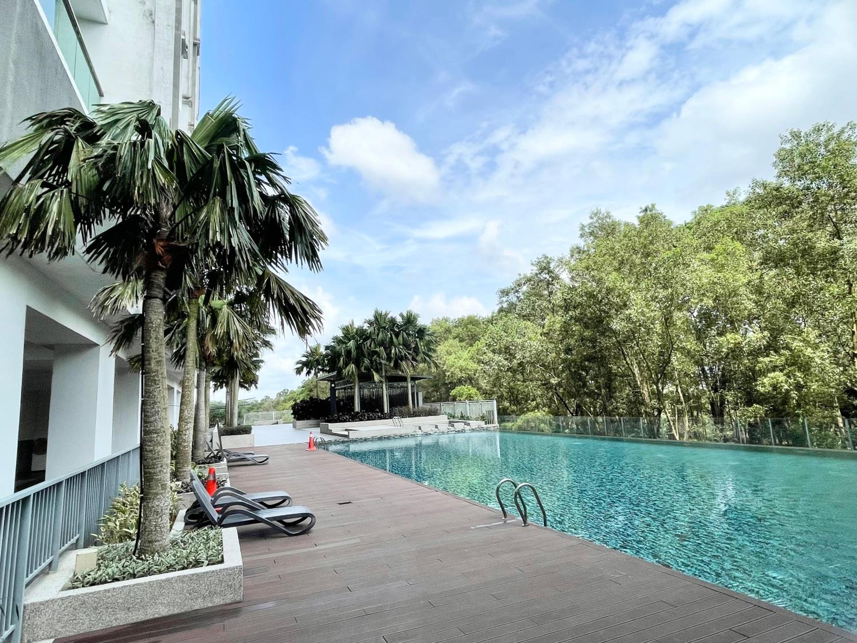 1min to BukitIndah AEON Skyloft 3BR Muji PoolView