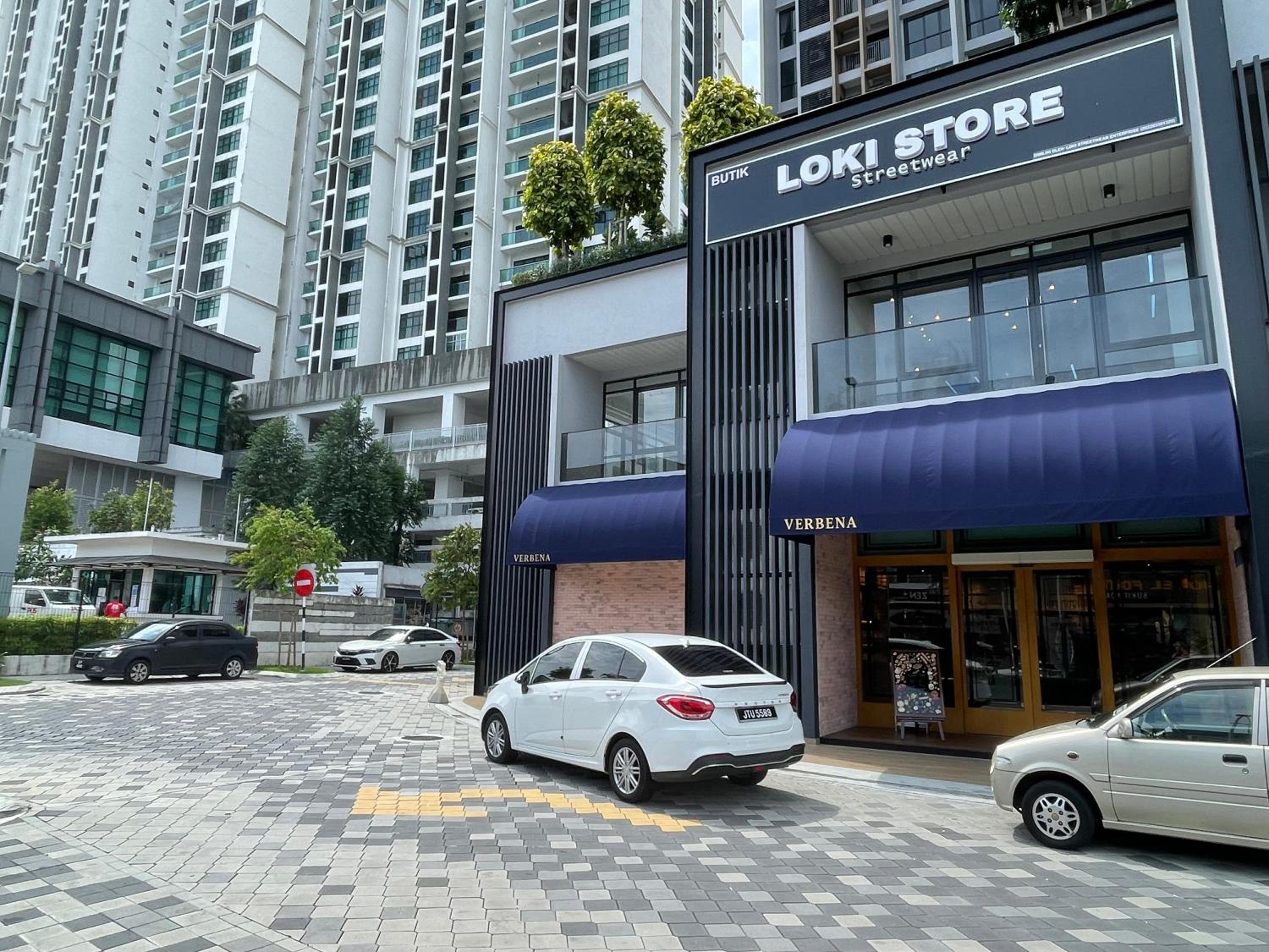1min to BukitIndah AEON Skyloft 3BR Muji PoolView