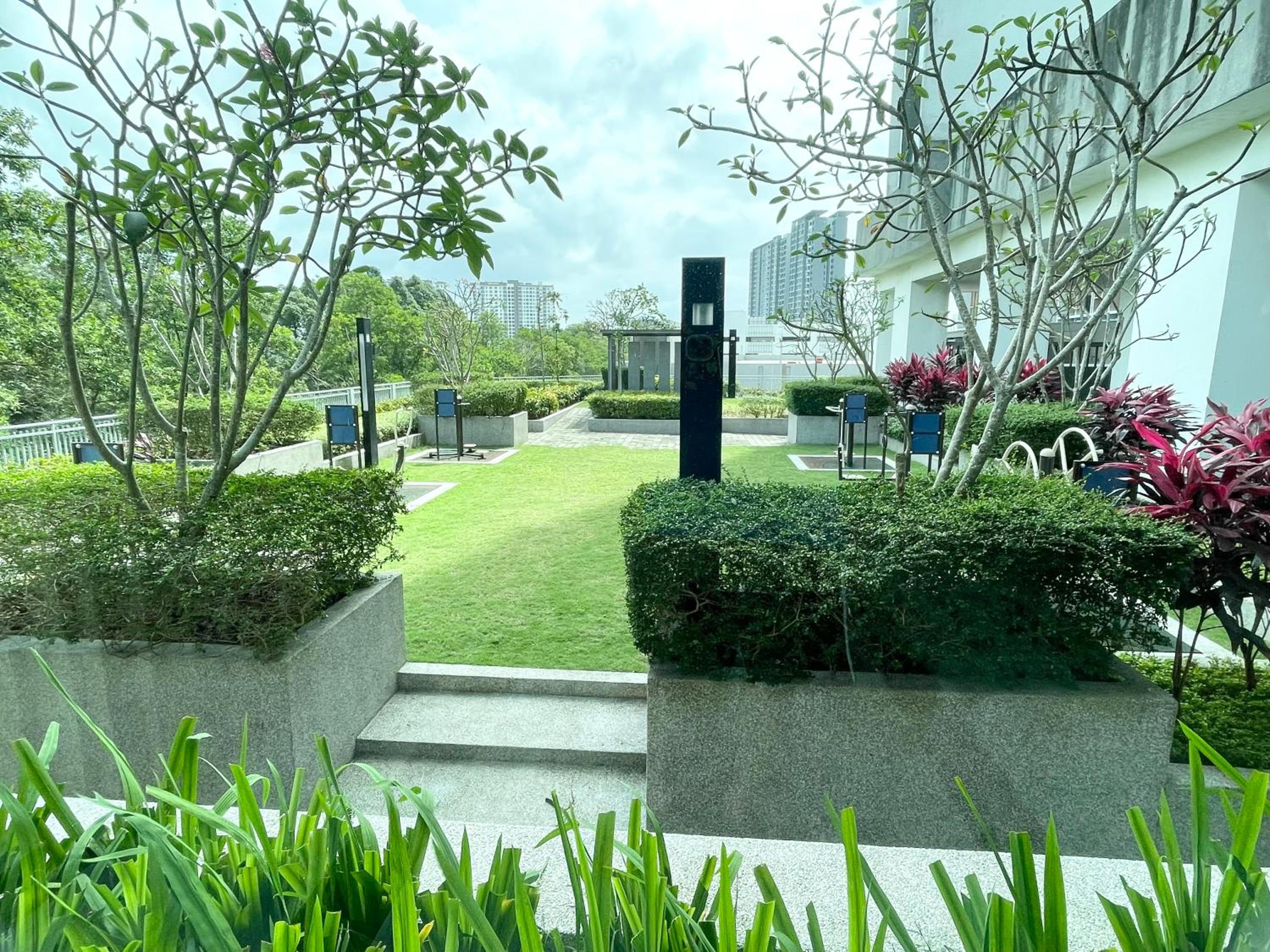1min to BukitIndah AEON Skyloft 3BR Muji PoolView