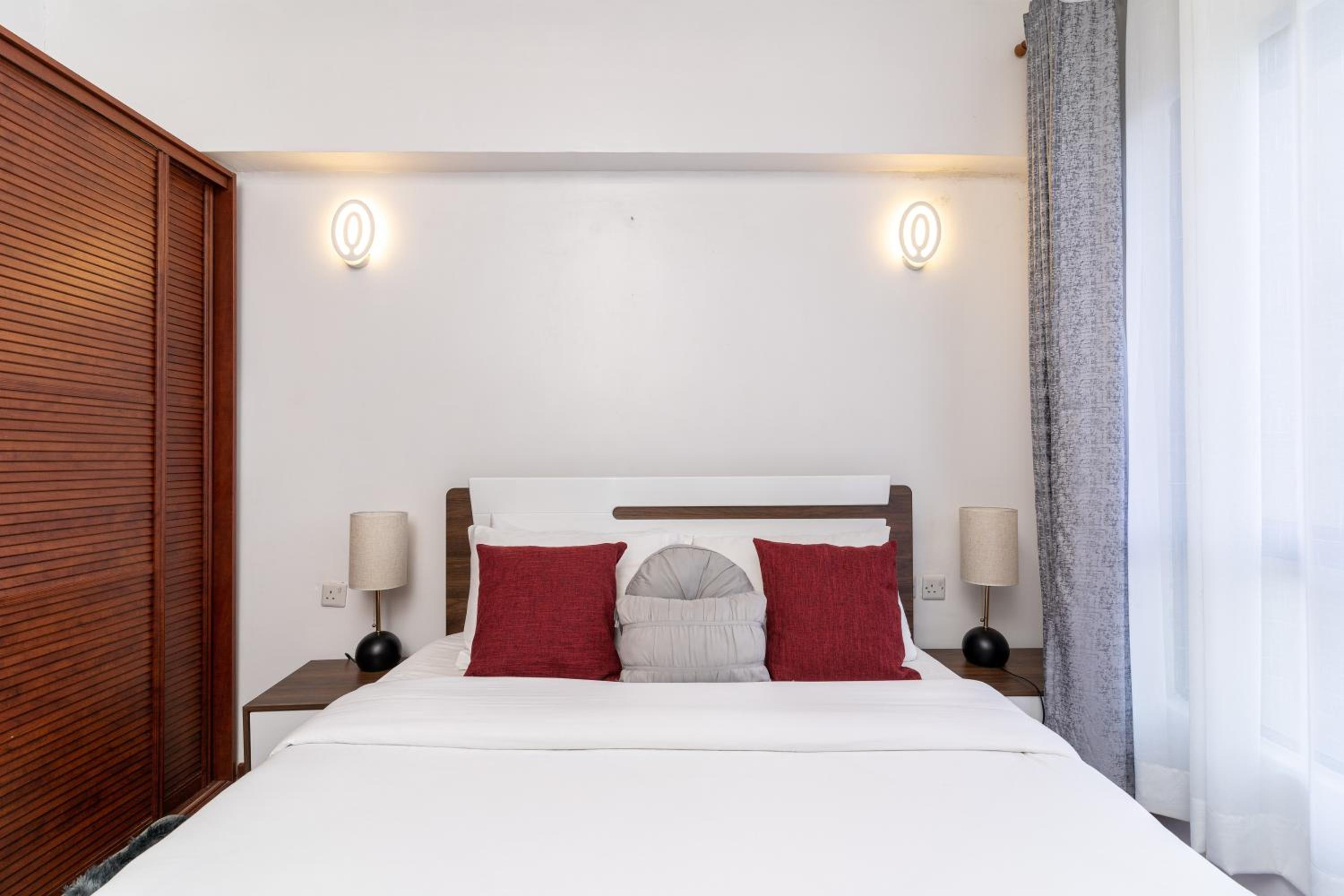Luxurious-2 bedroom apartment with a swimming pool in Kilimani Nairobi